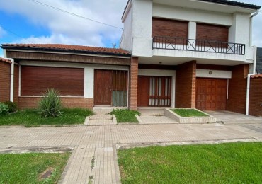CASA CON PATIO EN FUENTES